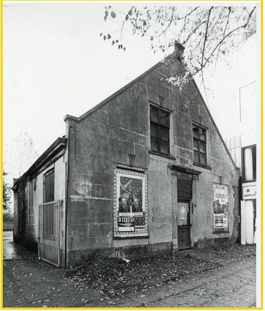 Het pand aan de Groest 102. Foto van 2 november 1984. Collectie SAGV, Archief van de redactie van De Gooi- en Eemlander, Hilversum, bestandsnr. SAGV236.1, itemnr. 4153.