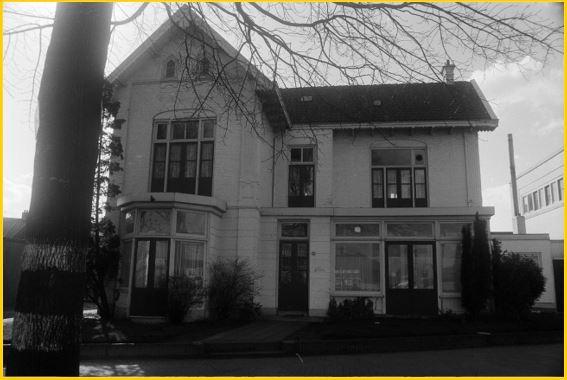 Wandelpad 32. Huis Isola. Foto van 1 april 1972. Collectie SAGV, Fotocollectie Stedebouwkundige Dienst gemeente Hilversum, bestandsnr. SAGV032.3, itemnr. 1075.