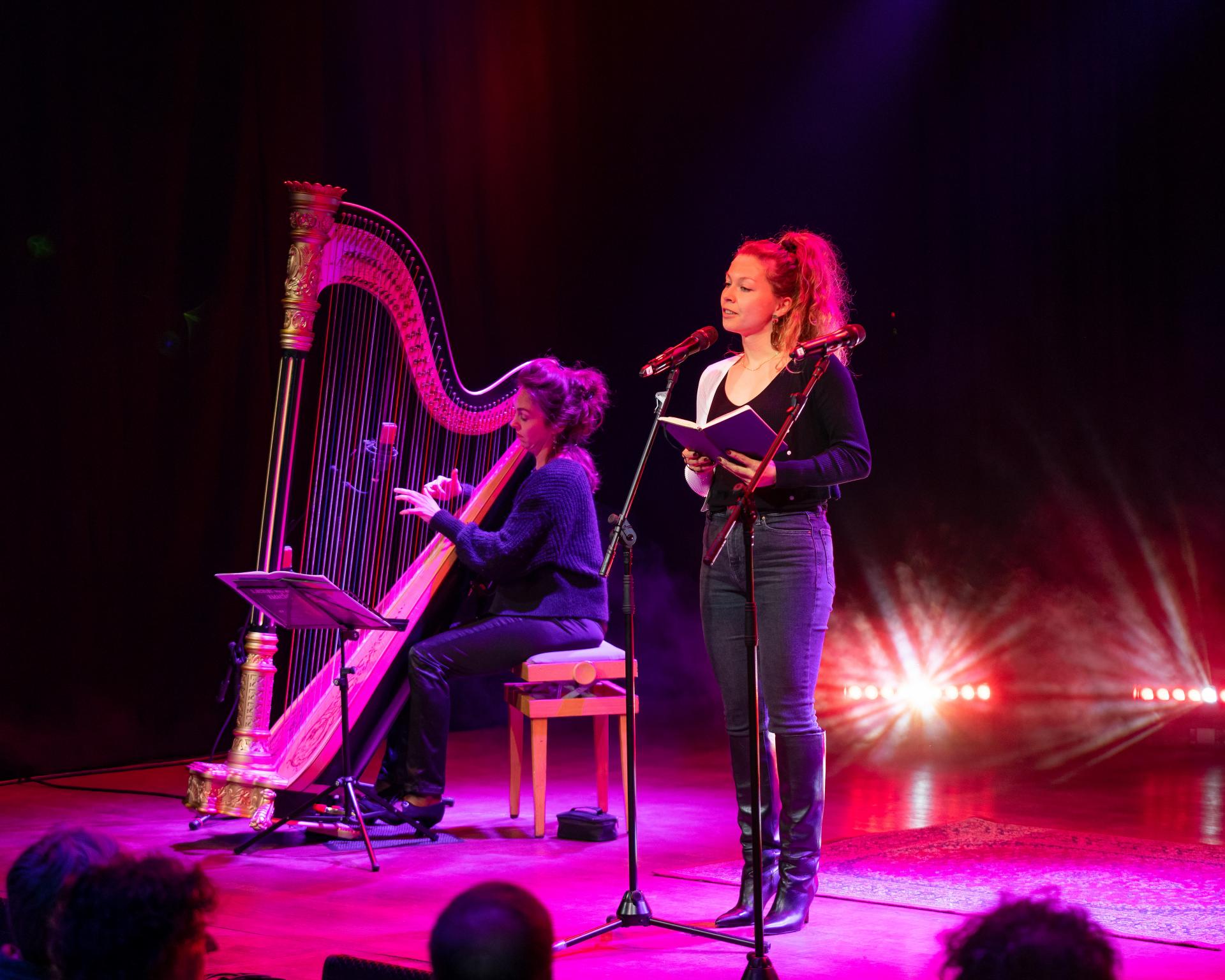 Charlotte de Raad (stadsdichter) en Annemieke IJzerman 