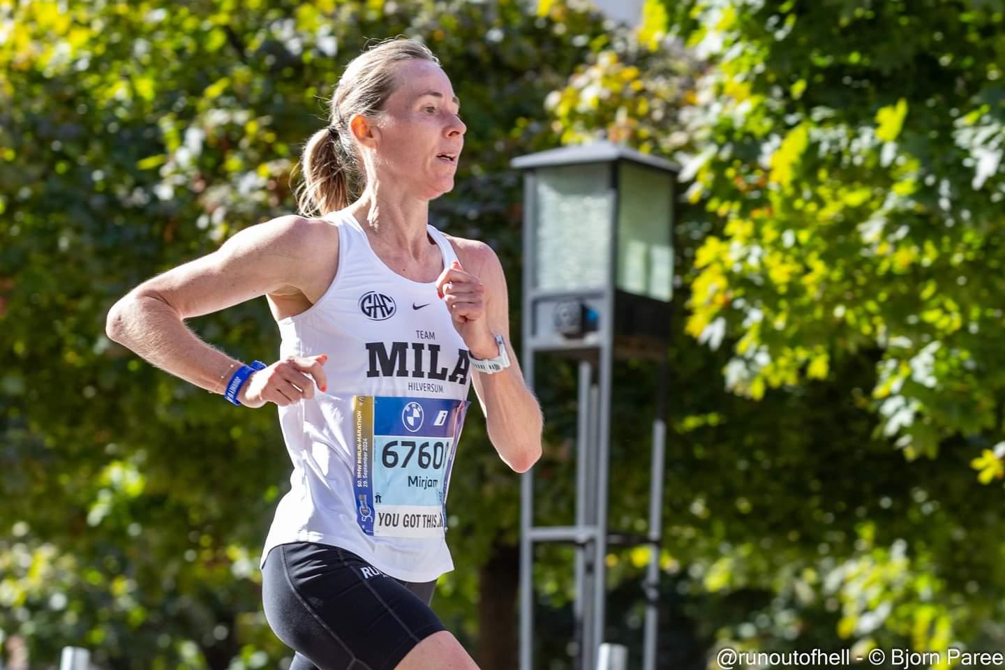 Mirjam Kroezen hardlopend