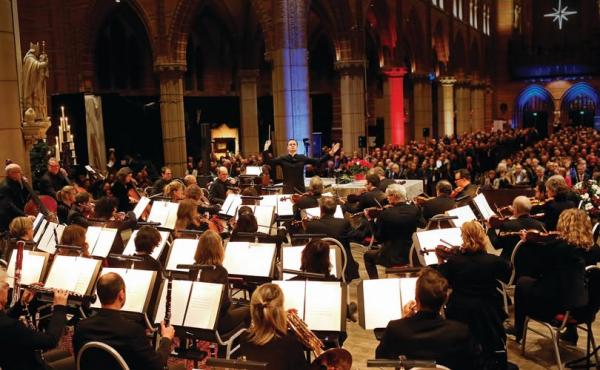 Philharmonisch orkest in St Vituskerk